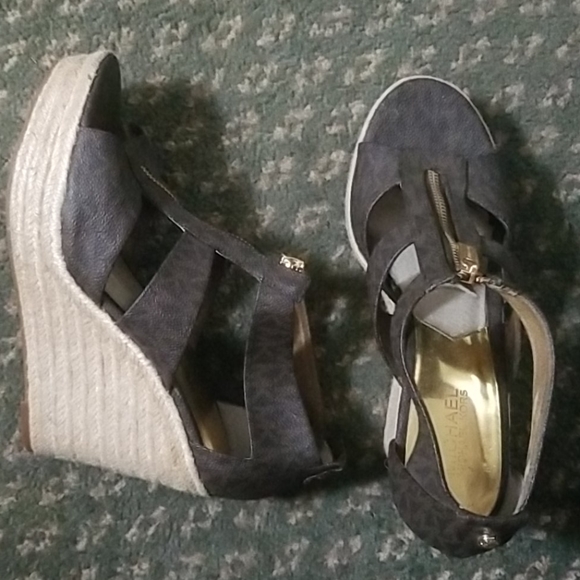 Michael Kors Wedge - Picture 2 of 3